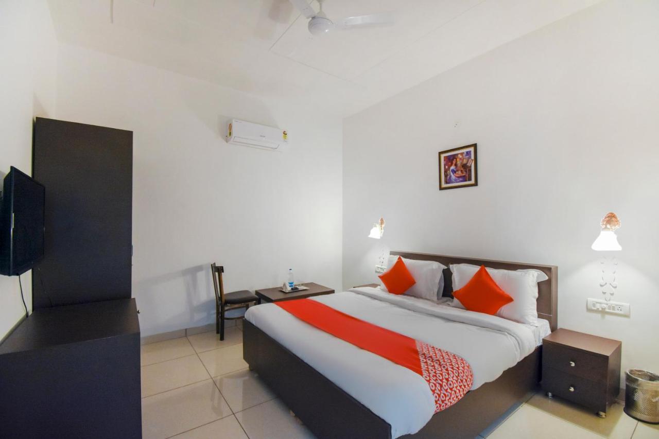 Oyo 75460 Sky High Residency Ludhiana Exterior foto