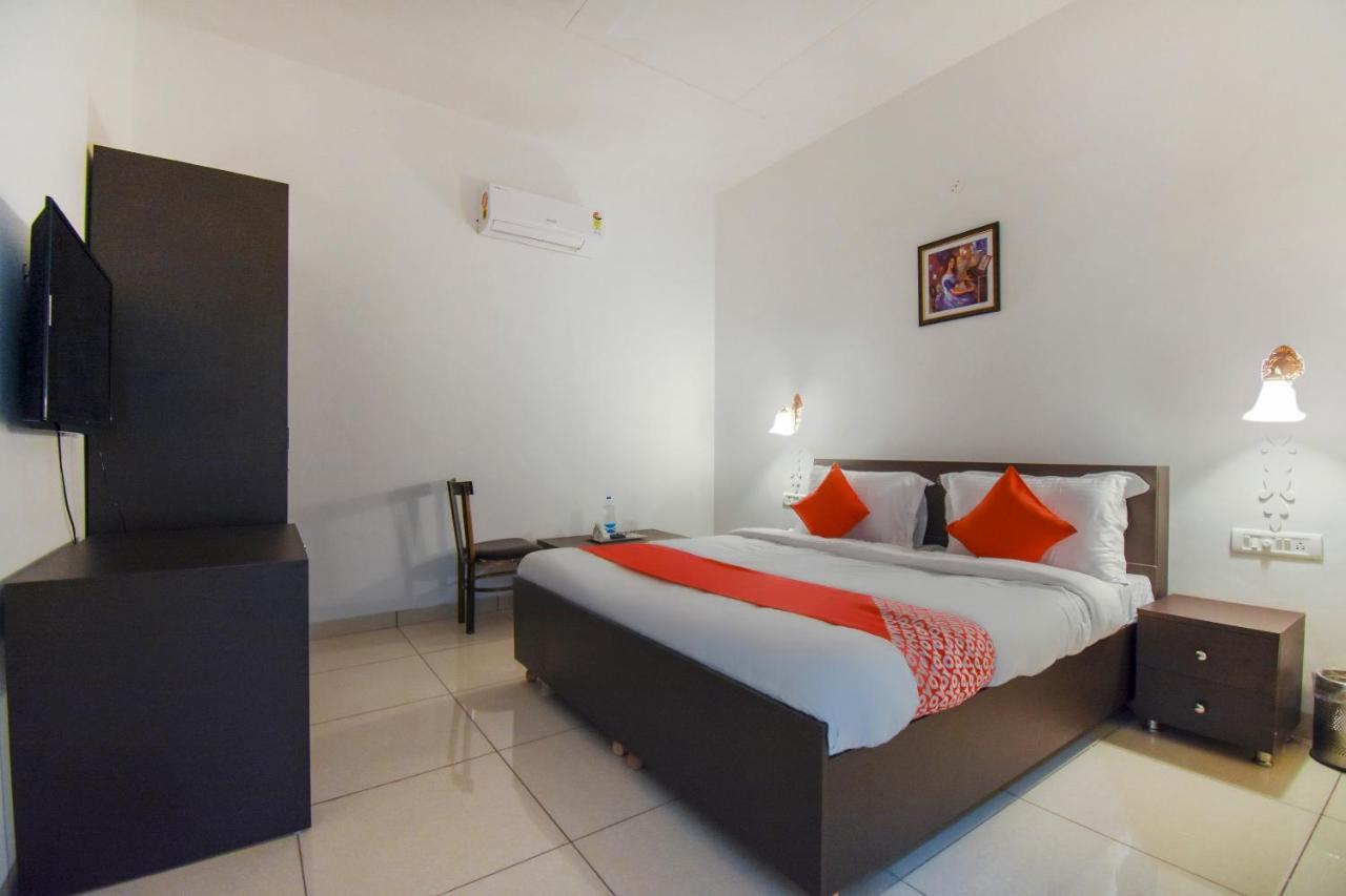 Oyo 75460 Sky High Residency Ludhiana Exterior foto