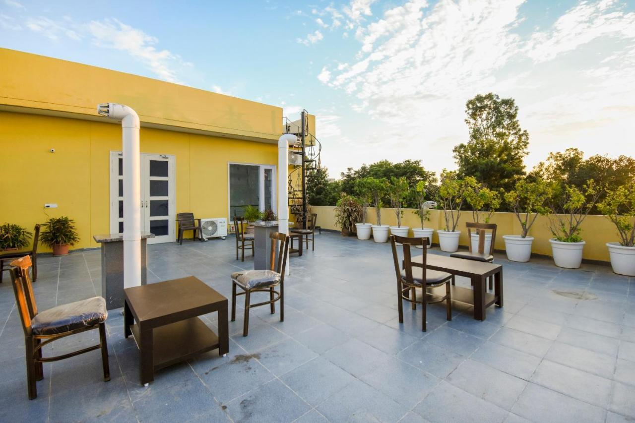 Oyo 75460 Sky High Residency Ludhiana Exterior foto